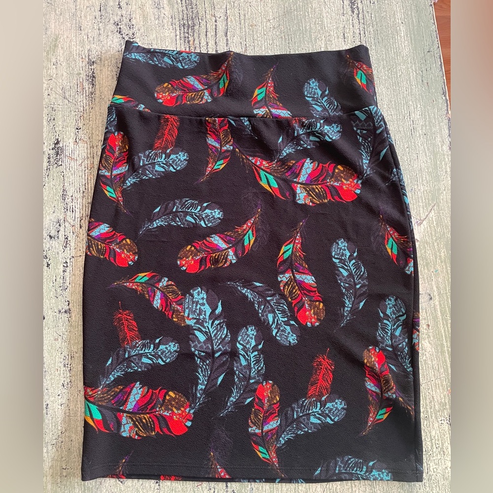 Lularoe Cassie black with colorful feathers - Size M - worn once